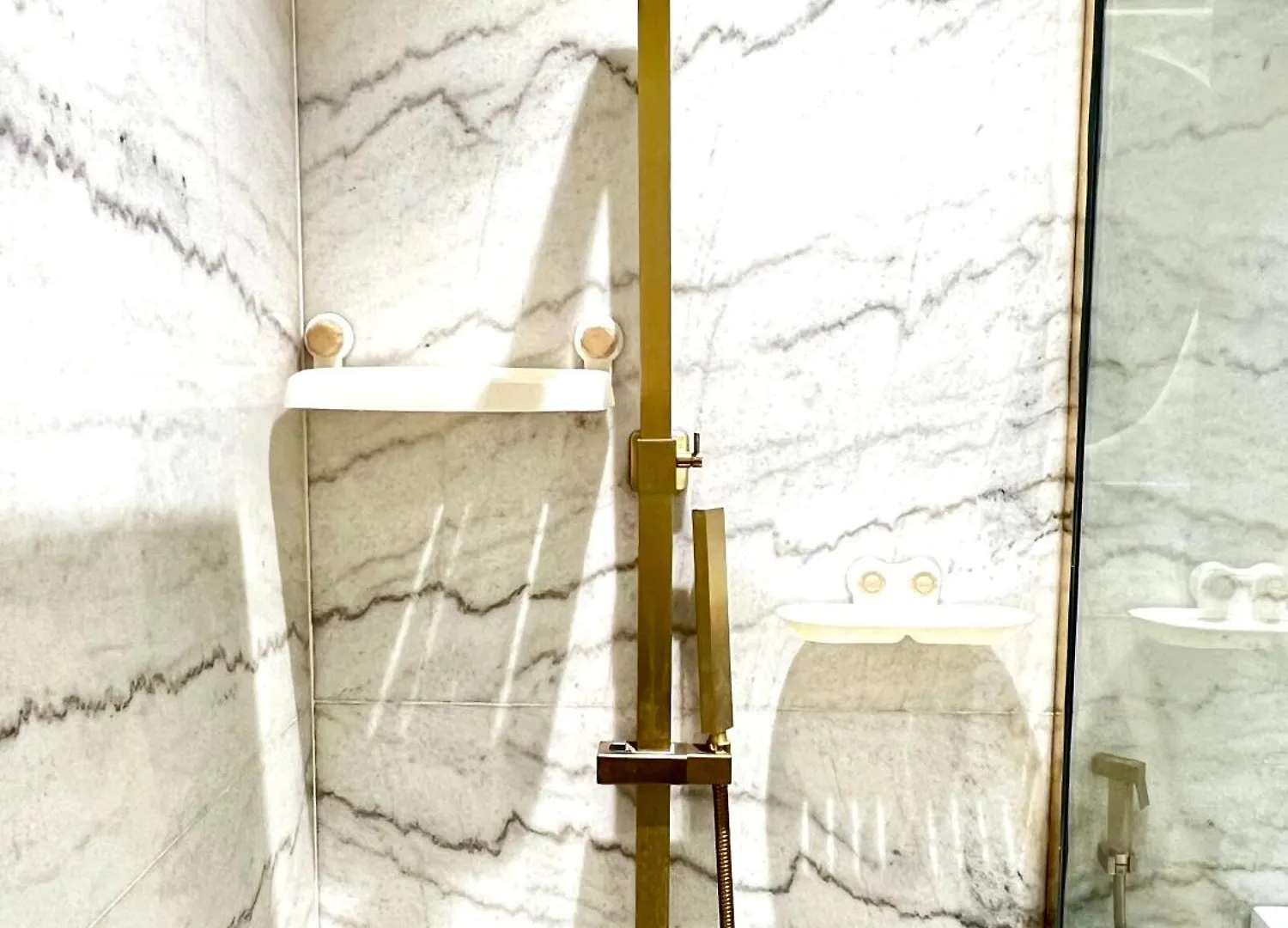 Brand New Modern Studio High Floor Near Burj Dubai